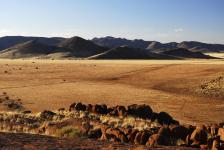 images/Fotos/Reisen/Namibia/thumbs/farbspektrum-Koiimasis-Landschaft.jpg